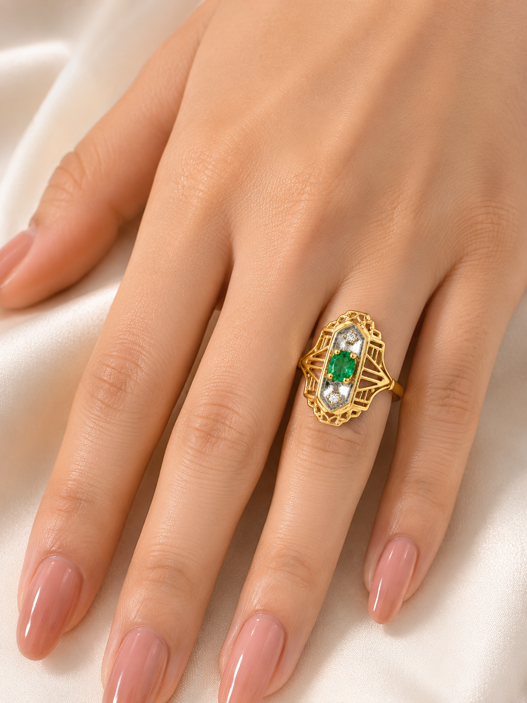 14K Yellow Gold Emerald Diamond Filigree Antique Ring Estate