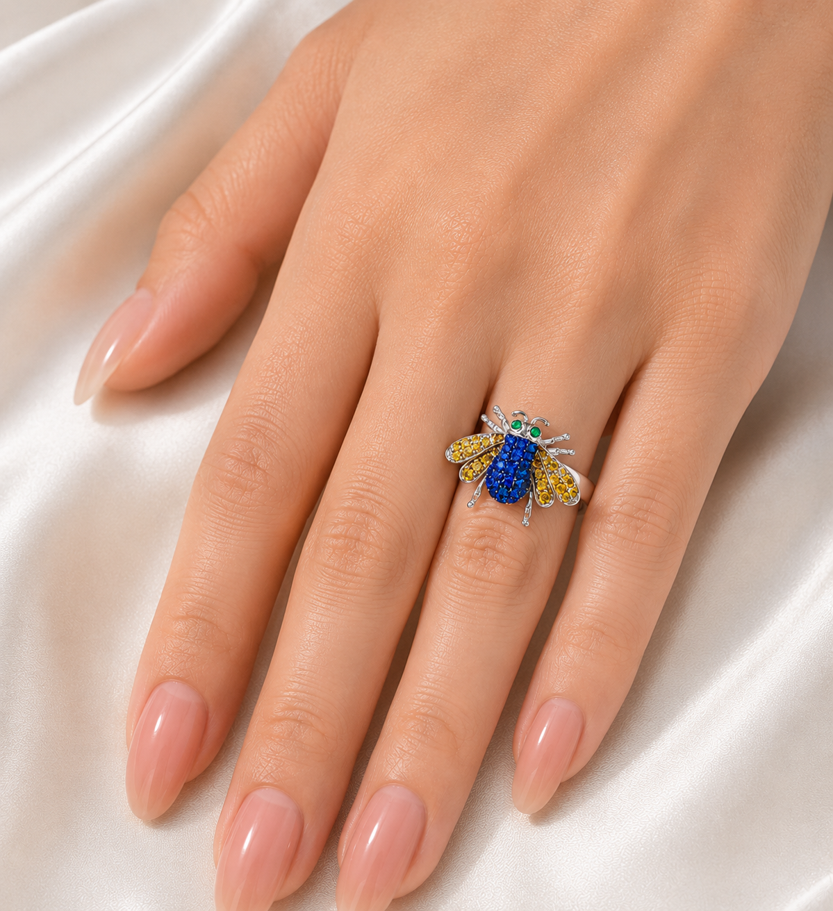 18K White Gold Sapphire Champagne Diamond Emerald Bee Fly Ring Estate