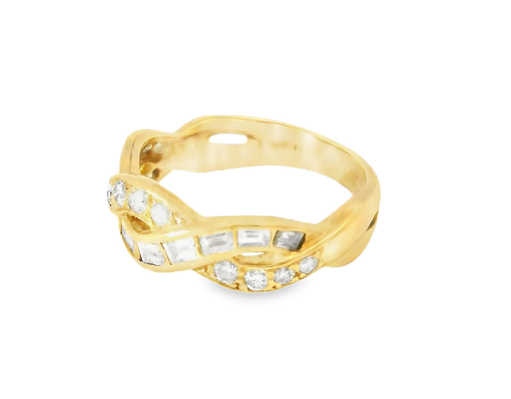 Gorgeous Estate 18K Yellow Gold Baguette Diamond Twisted Wedding Band Ring - GGEMSonline