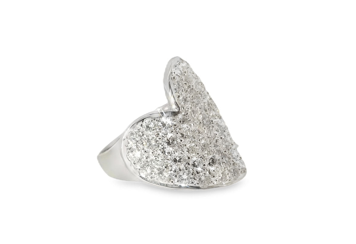 Elegant Heart-Shaped Diamond Ring - GGEMSonline