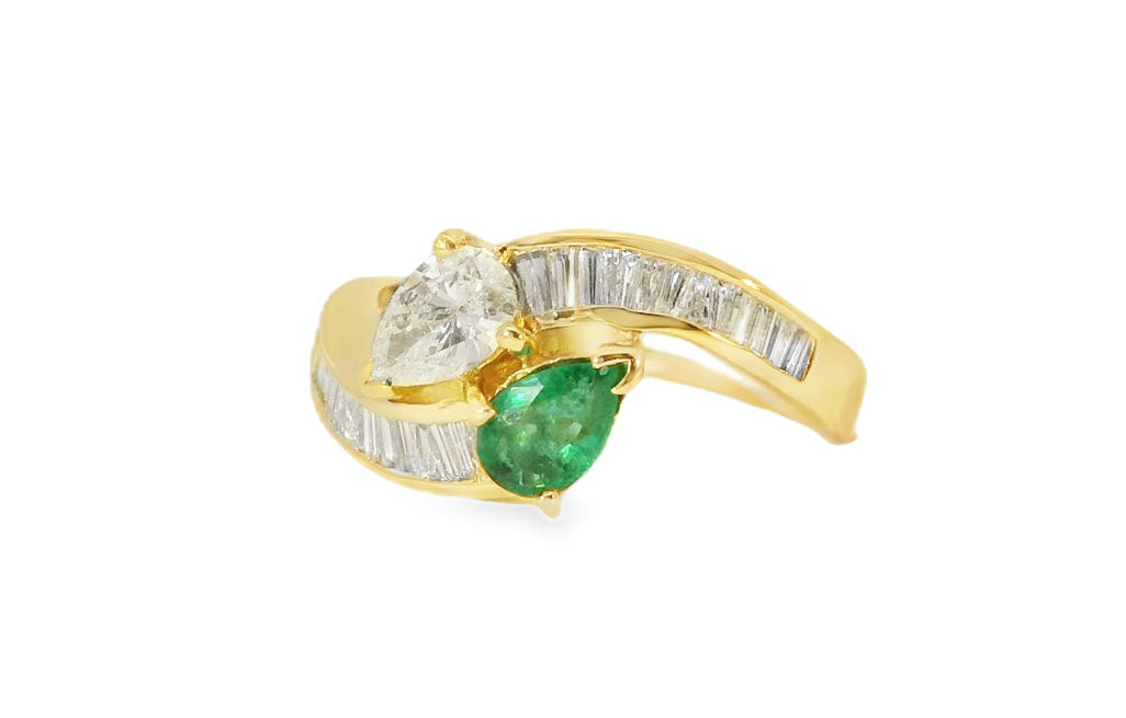 Elegant Emerald and Diamond Ring - GGEMSonline