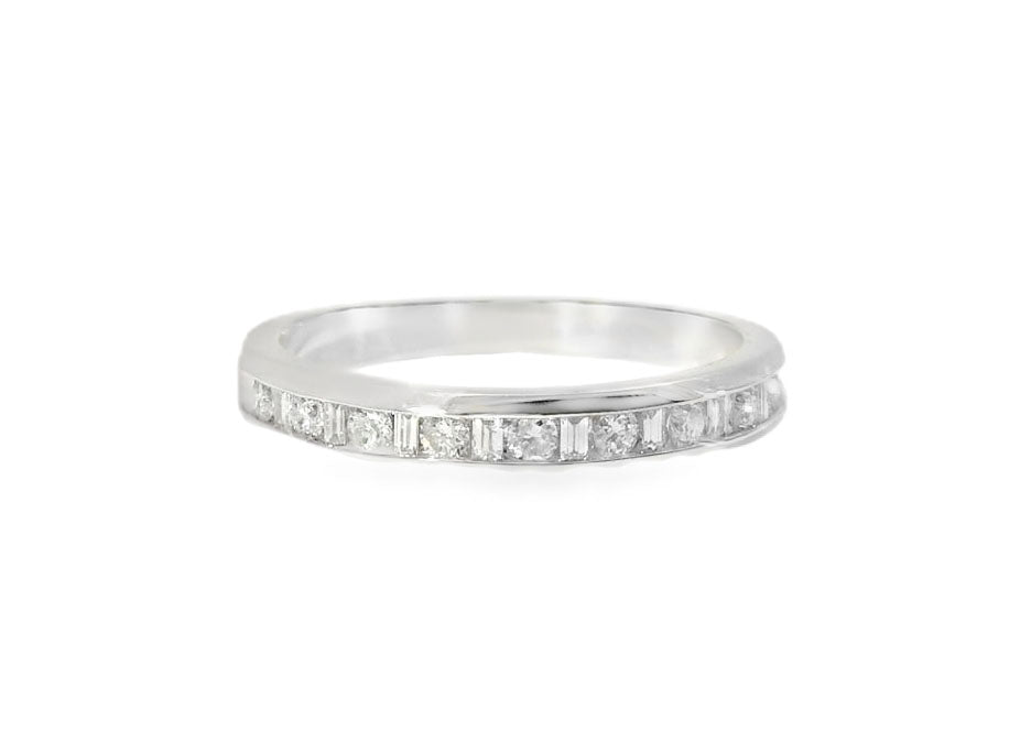 Gorgeous Estate 14K White Gold Baguette Diamond Wedding Band Ring