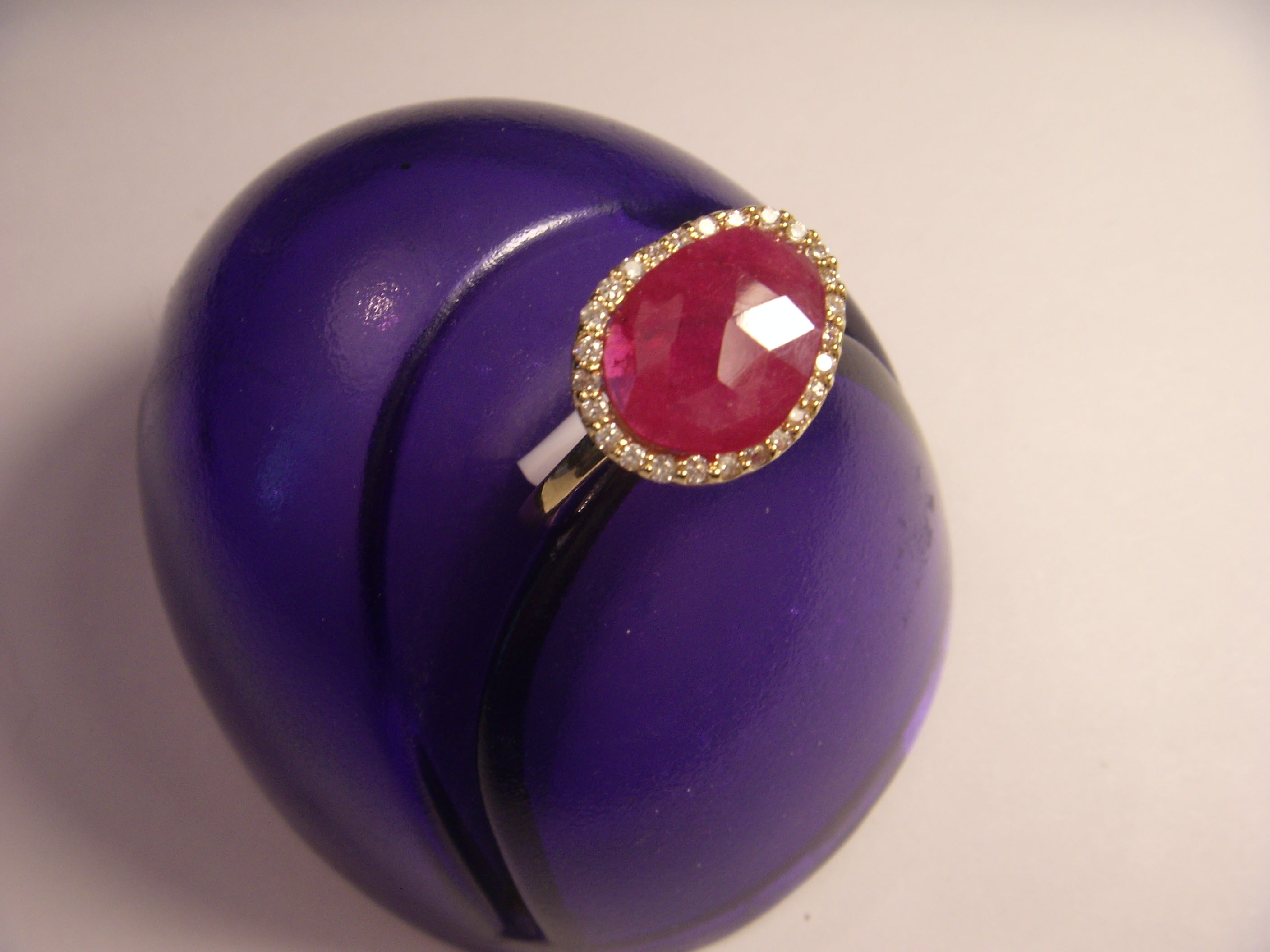 Beautiful Estate 14K Yellow Gold Ruby Diamond Band Fashion Ring - GGEMSonline