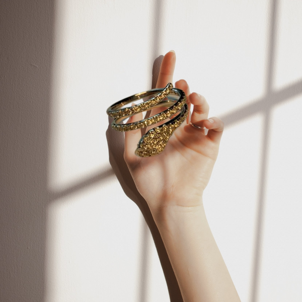 Gorgeous 14K White Gold Diamond Swirl Snake Snakes Band Ring - GGEMSonline