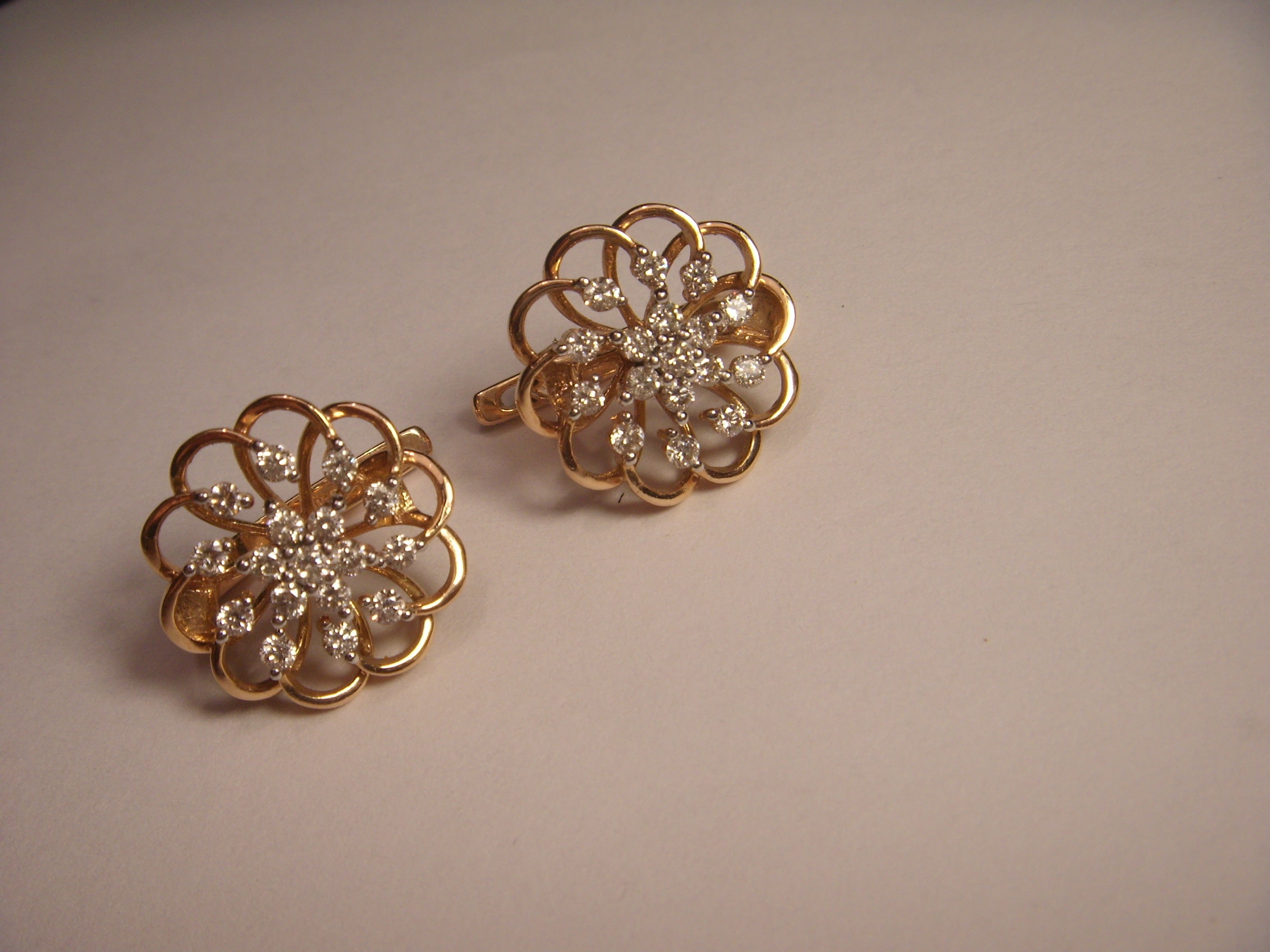 Gorgeous 14K Pink Rose Gold Diamond Floral Flower Lever Back Earrings - GGEMSonline