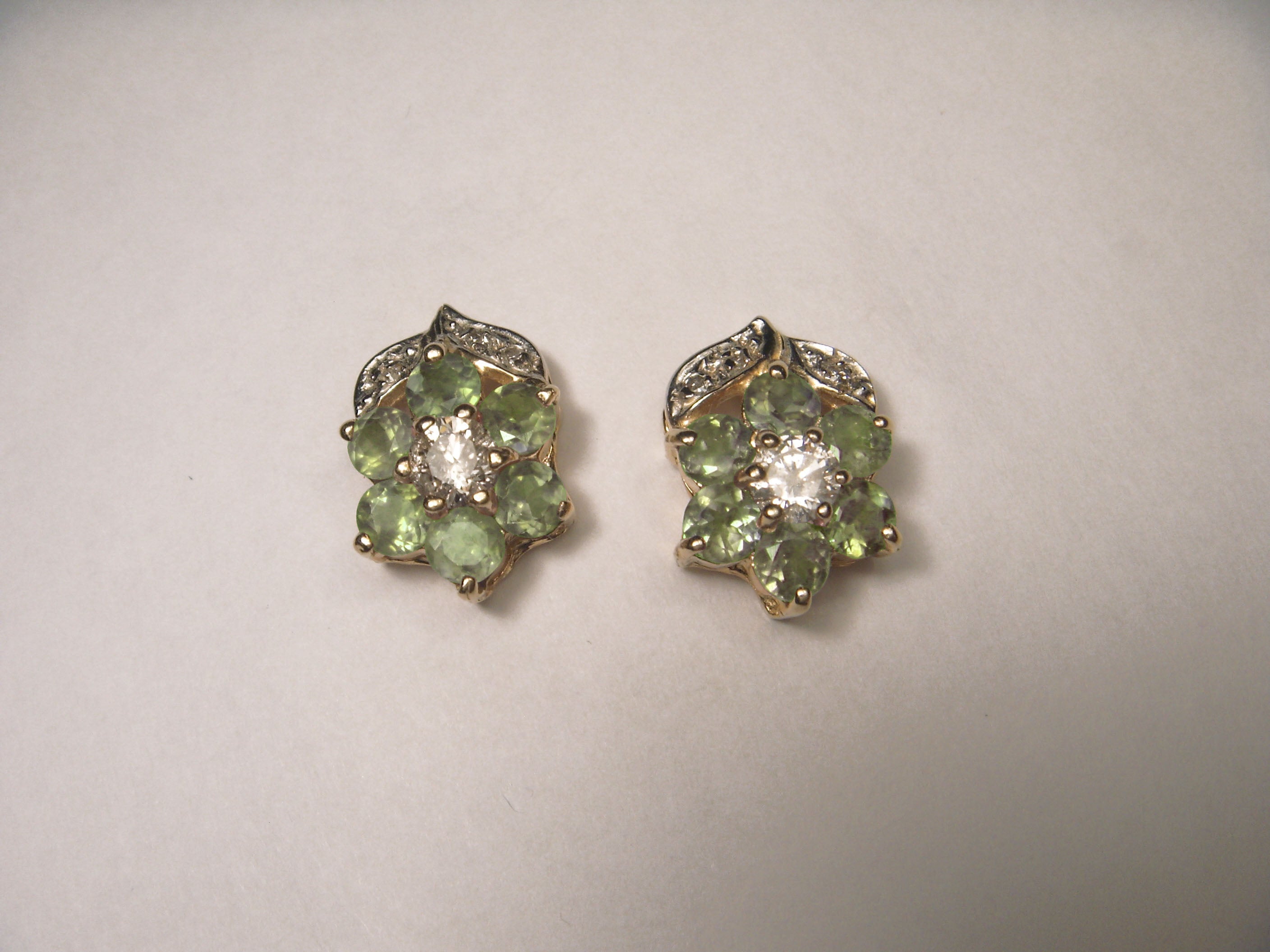 Exquisite 14K Yellow Gold Alexandrite Diamond Floral Stud Earrings - GGEMSonline